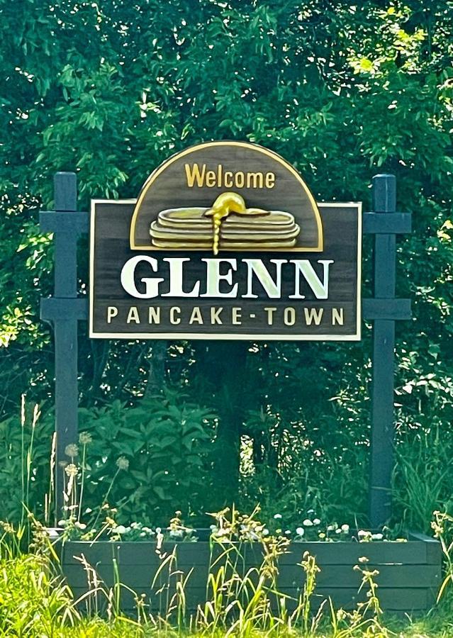 The Charming Glenn Cottage! Walk To Lake Michigan! Fennville Eksteriør bilde