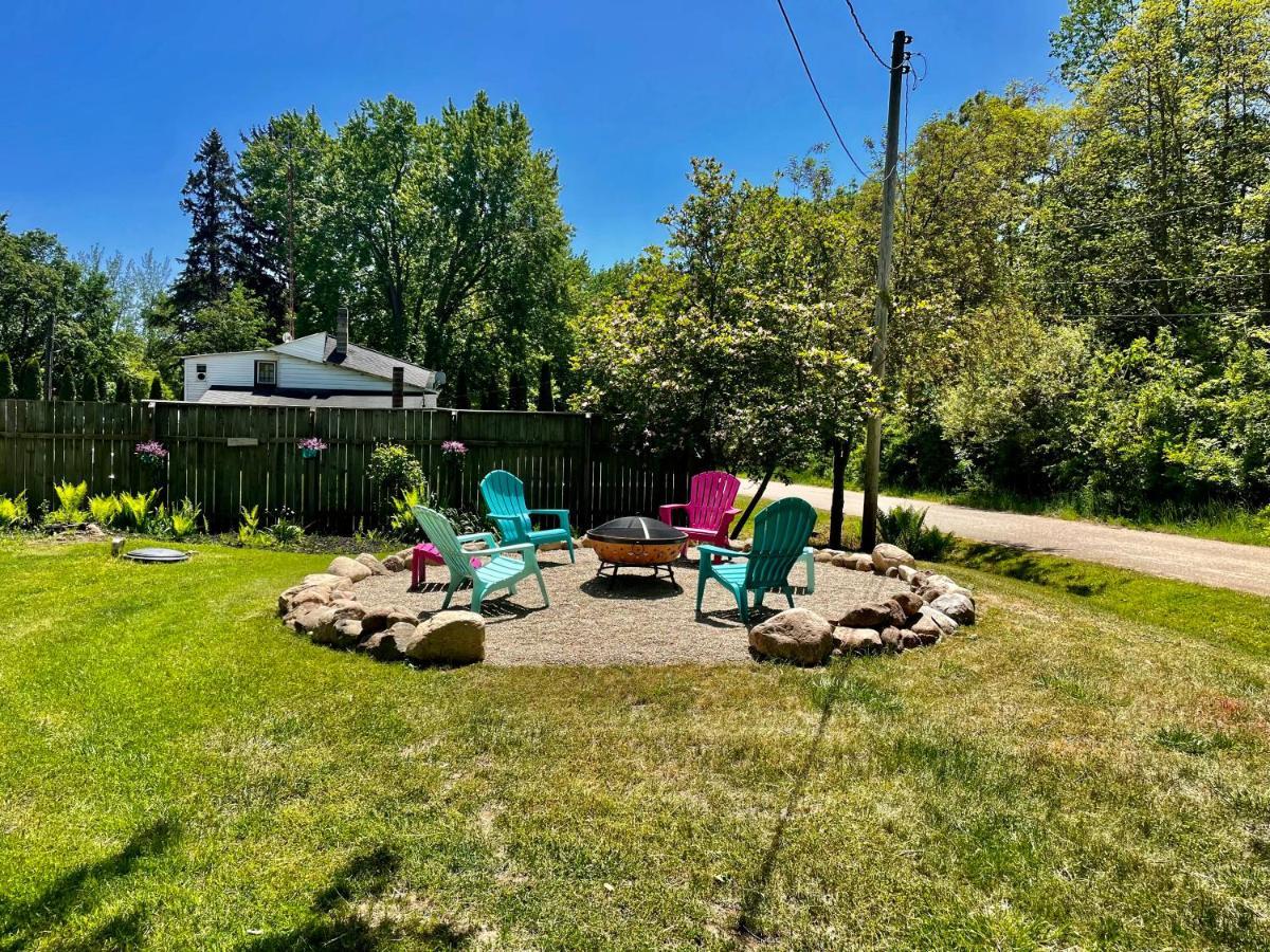 The Charming Glenn Cottage! Walk To Lake Michigan! Fennville Eksteriør bilde
